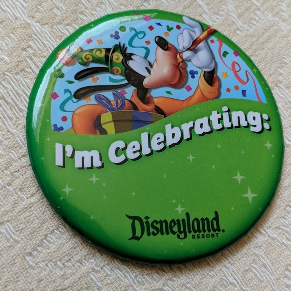 I'm Celebrating: Disneyland Resort Pin - Picture 2 of 3